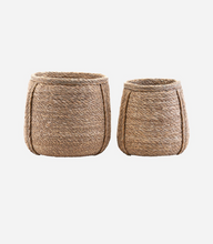 Load image into Gallery viewer, Seagrass baskets set of 2.