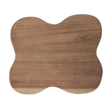 Load image into Gallery viewer, Chopping board four leaf 25x30